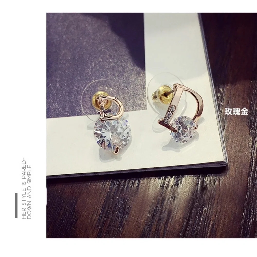 Shiny D letter asymmetric Earrings - Picture 2 of 4